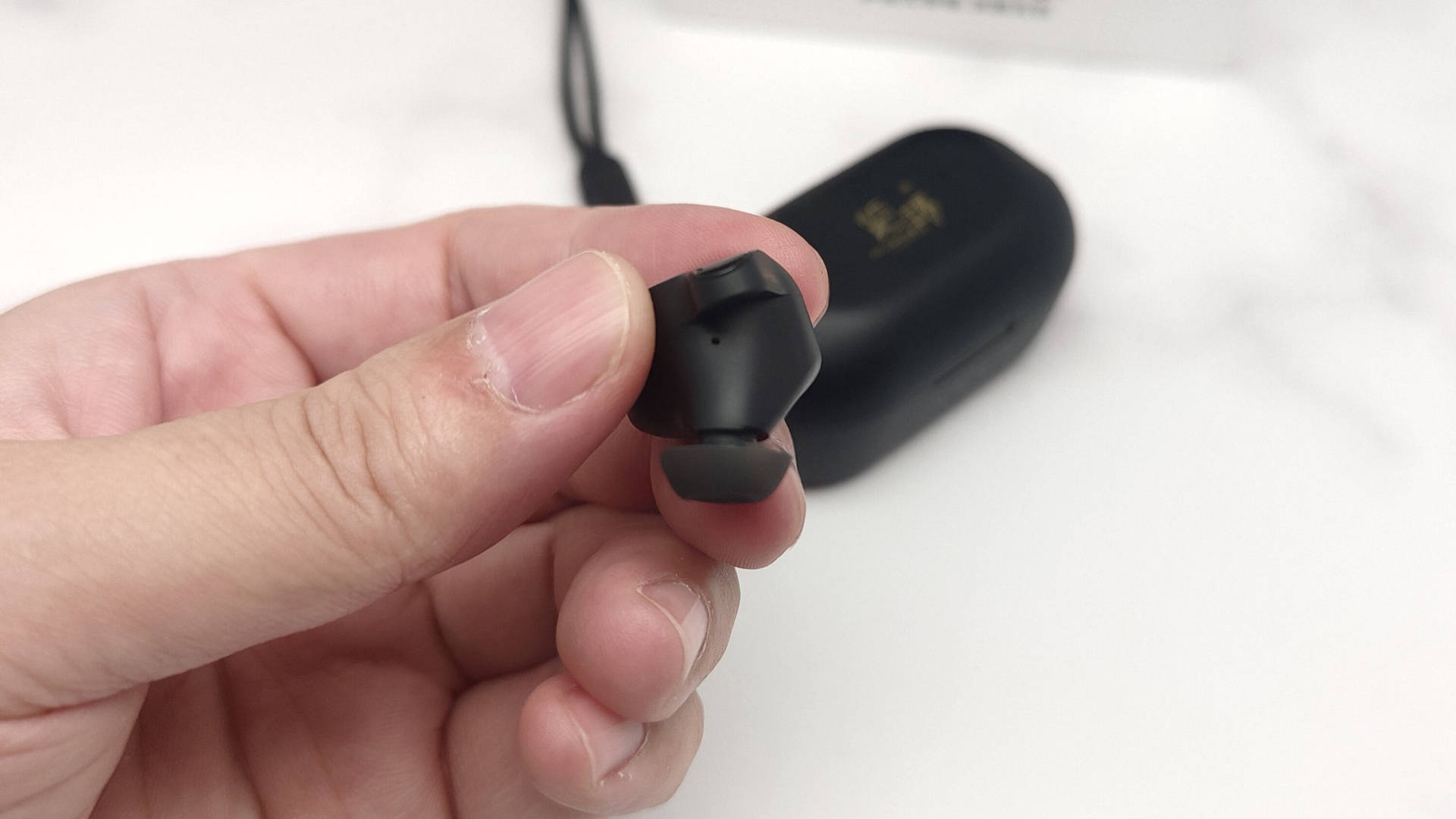推荐：音质强劲、降噪效果好的热销好款爱游戏2025年超高性价比降噪耳机(图6)